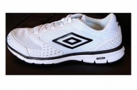 кроссовки umbro runner 80879u (096) бел/черн.